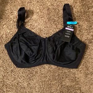 BALI BRA. MIDNIGHT BLACK. UNDERWIRE. SIZE 38DDD. NWT. ADJUSTABLE STRAPS